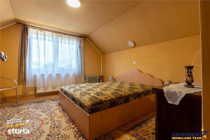 Casă cu 5 camere cu Teren 1700 Mp în Mereni