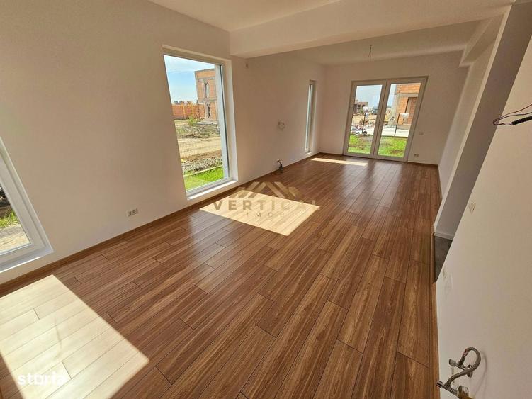 Casă cu 3 camere în Dobreni
