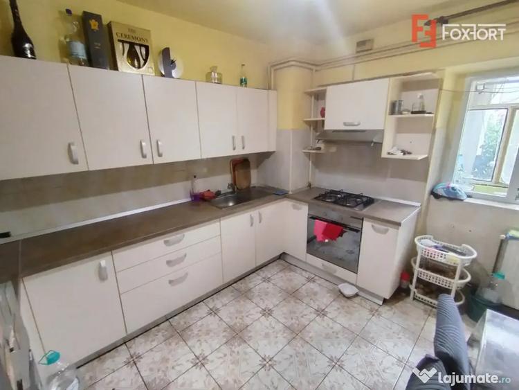 Apartament cu 4 camere decomandat în Șagului