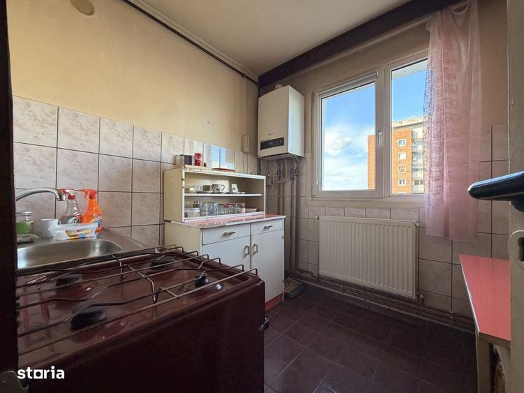 Apartament cu 2 camere decomandat în P-ța Victoriei