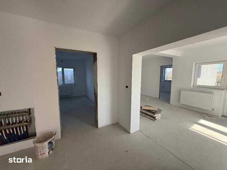 Casă cu 6 camere cu Teren 878 Mp în Cetate