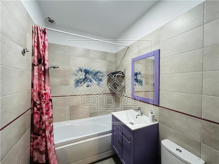 Apartament cu 4 camere nedecomandat în Exterior Sud