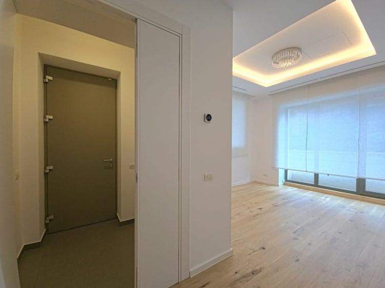 Casă cu 10 camere cu Teren 352 Mp în Dorobanți