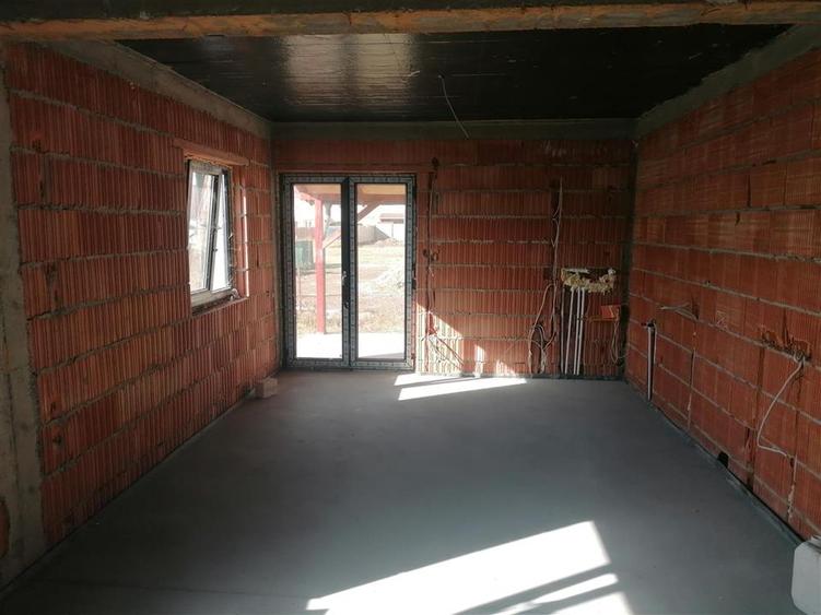 Casă cu 3 camere cu Teren 200 Mp în Exterior Nord