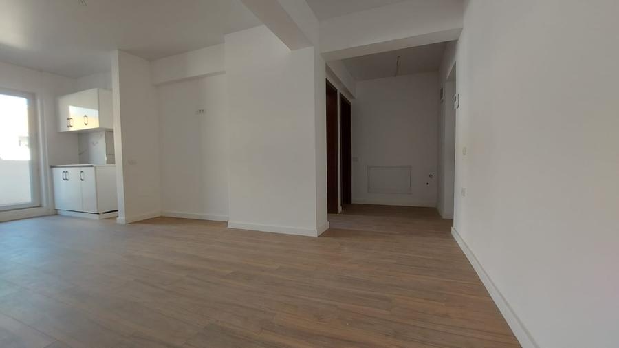 Apartament cu 2 camere semidecomandat în Berceni