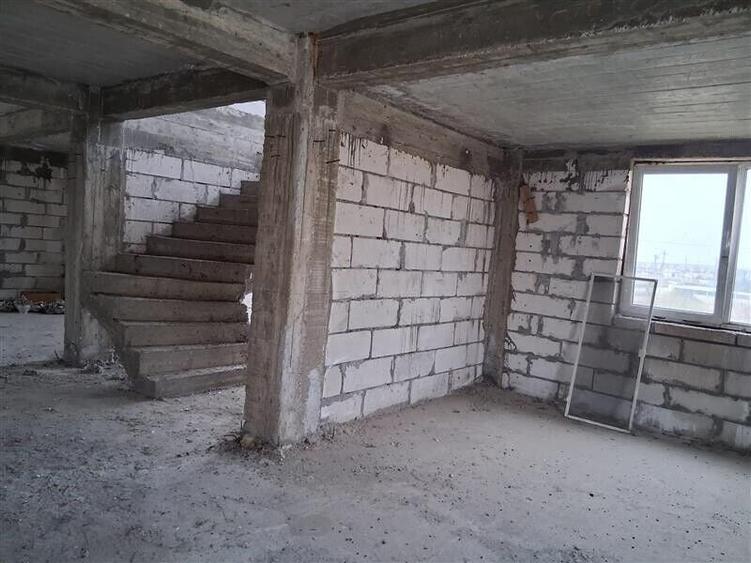 Duplex cu 6 camere cu Teren 252 Mp în Domnești