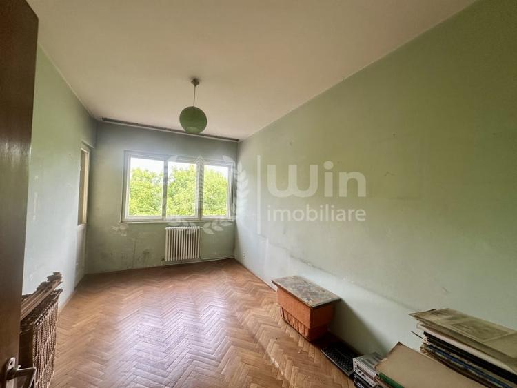 Apartament cu 4 camere decomandat în Central
