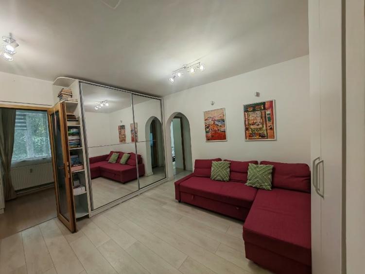 Apartament cu 3 camere, mobilat în Drumul Taberei