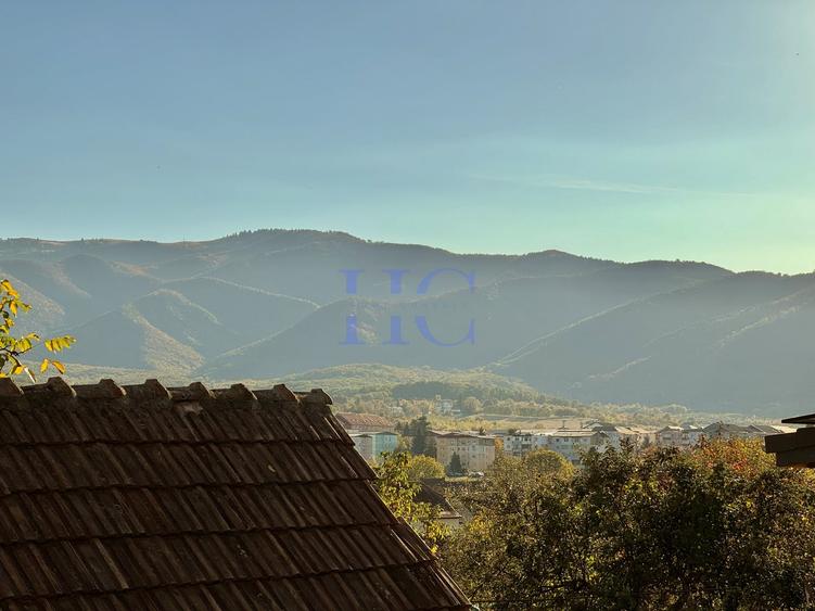 Casă individuală cu 6 camere cu Canalizare în Cisnădie