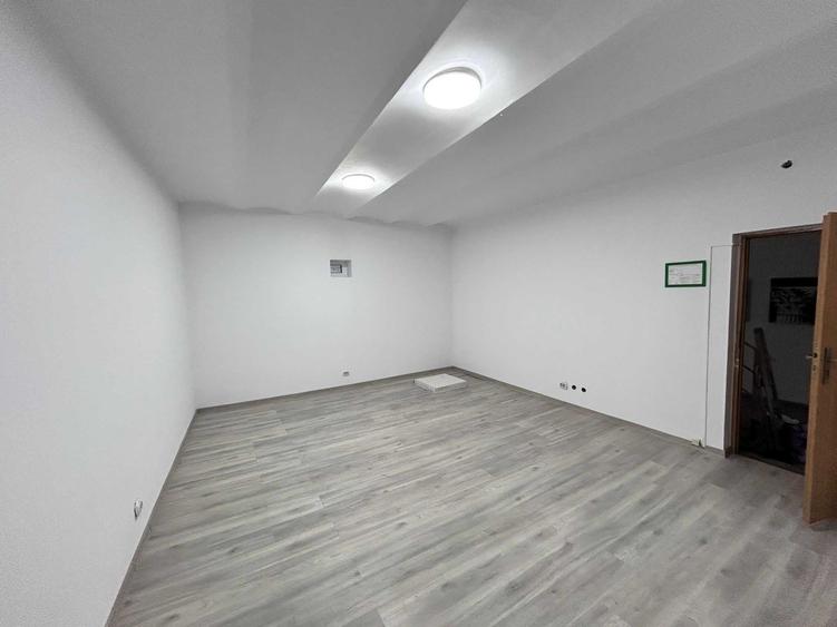 Spațiu comercial, de 130 mp, în Eminescu