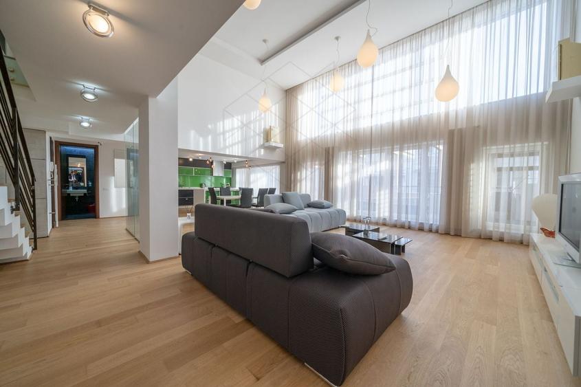 Apartament cu 4 camere decomandat în Șoseaua Nordului