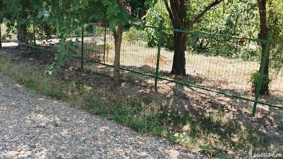 Casă cu 4 camere cu Teren 1485 Mp în Răzoarele