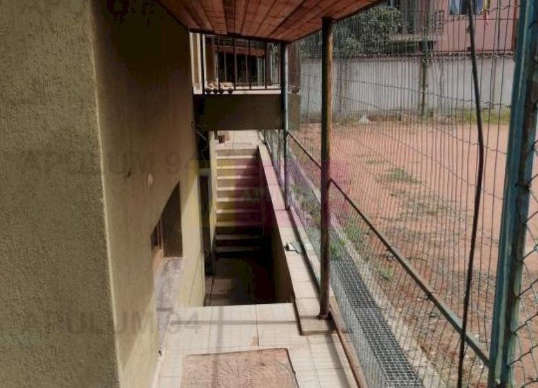 Casă individuală cu 12 camere decomandat cu Canalizare în Ghencea