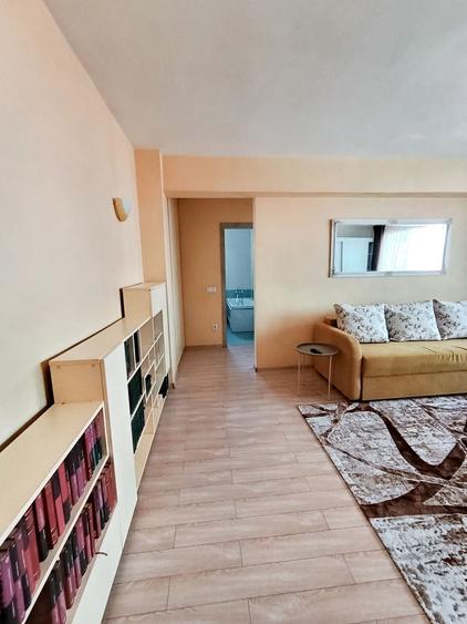 Apartament cu 2 camere semidecomandat în Lotrioara