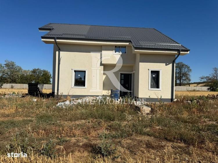 Casă cu 4 camere în Oncea