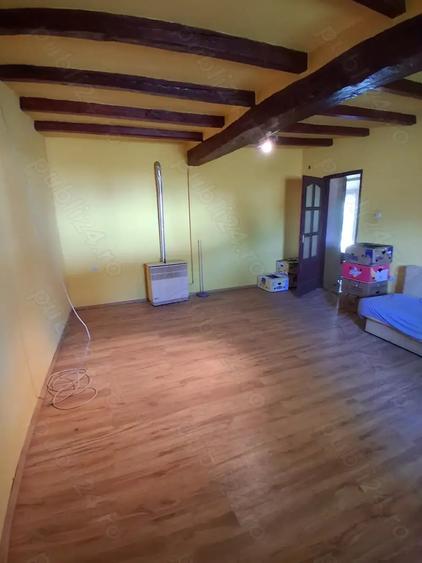 Casă cu 3 camere cu Teren 1200 Mp în Central