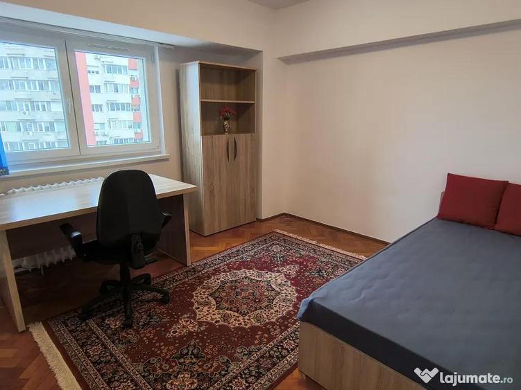 Apartament cu 3 camere decomandat în 1 Mai