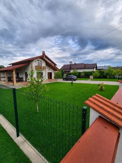 Casă cu 4 camere în Cuca