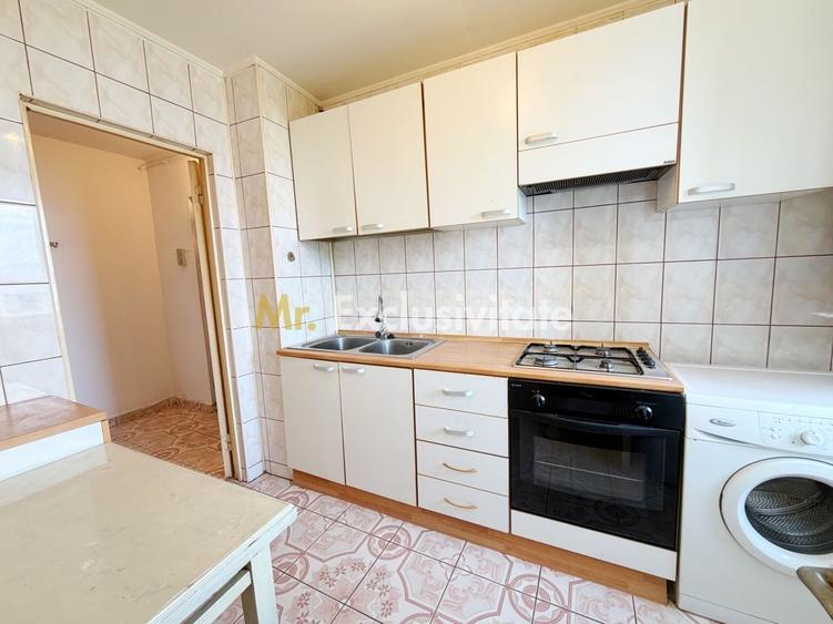 Apartament cu 3 camere decomandat în Trivale