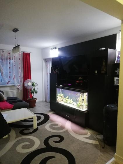 Apartament cu 3 camere decomandat în Ludoș