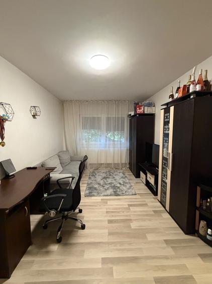 Apartament cu 2 camere semidecomandat în Calea București