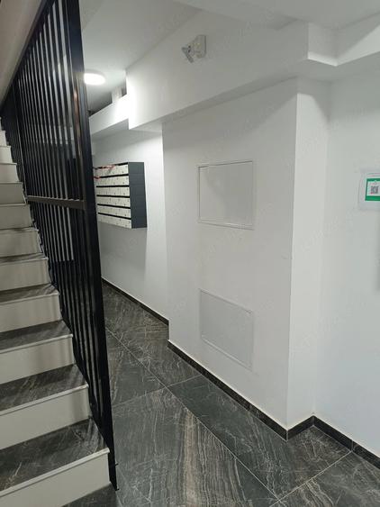 Apartament cu 3 camere semidecomandat în Metalurgiei