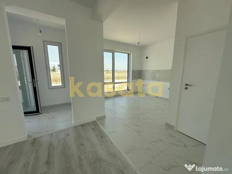 Casă cu 4 camere cu Teren 400 Mp în Domnești