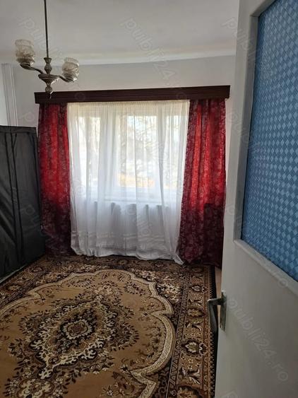 Apartament cu 3 camere semidecomandat în Gară