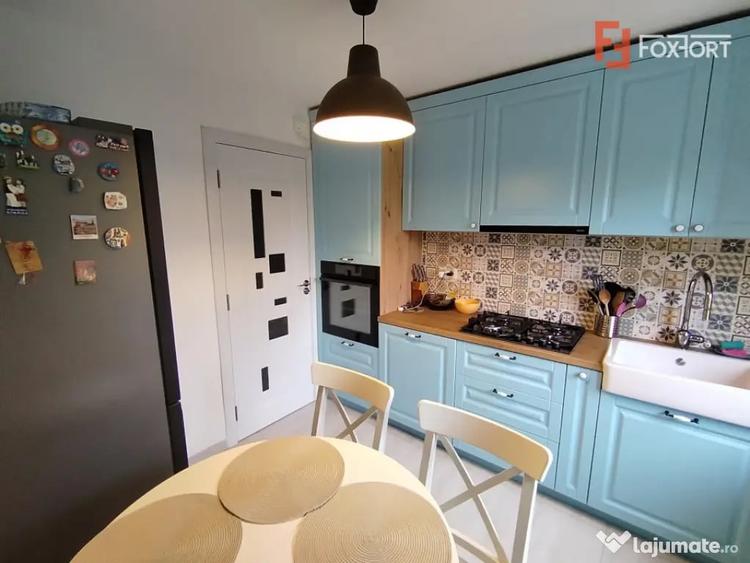 Apartament cu 3 camere decomandat în P-ța Doina