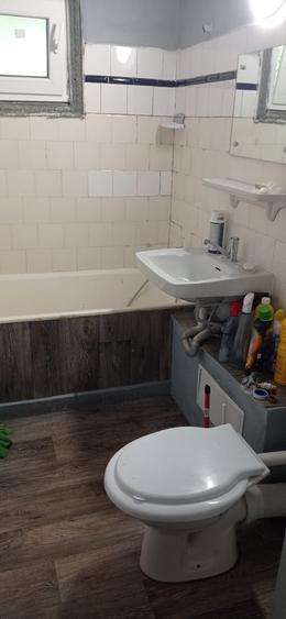 Apartament cu 2 camere semidecomandat în Berceni