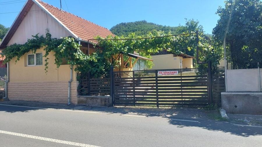 Casă cu 2 camere în Central