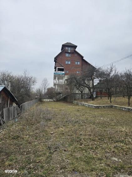 Casă cu 4 camere în Ghioșești