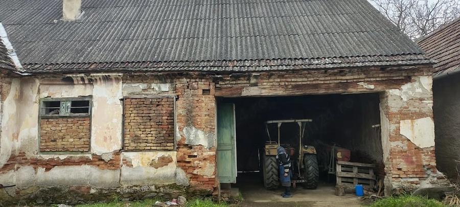 Casă cu Teren 1770 Mp în Socol