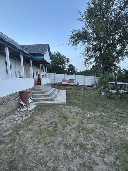 Casă cu 2 camere în Miroslovești