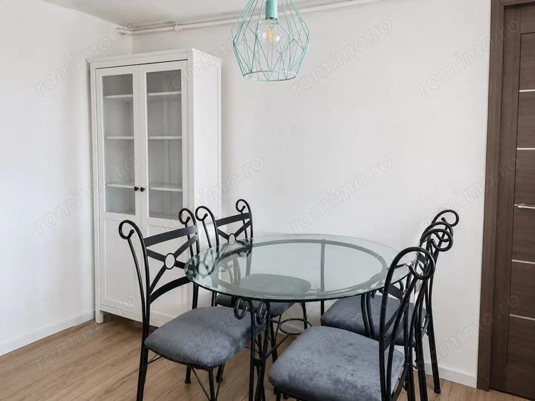 Apartament cu 3 camere semidecomandat în Bucovina