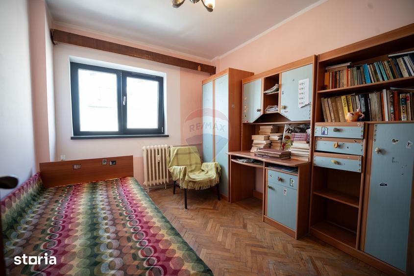 Apartament cu 4 camere în Sud