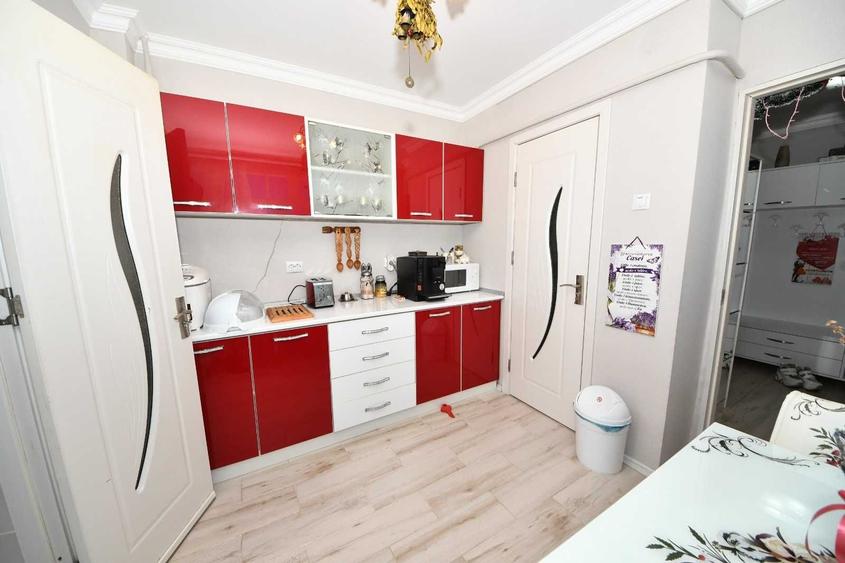 Apartament cu 3 camere decomandat în Sud