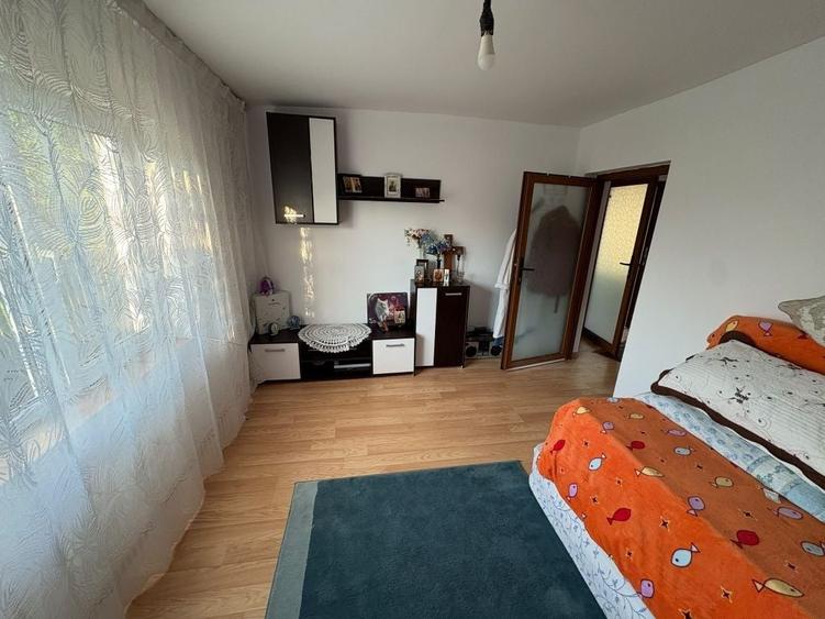 Casă cu 3 camere în Gheorghe Lazăr