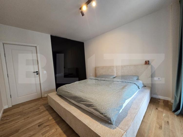 Apartament cu 3 camere decomandat, mobilat în Central
