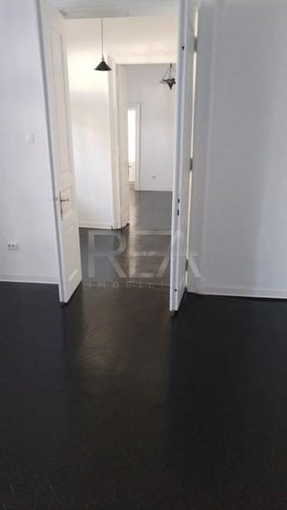 Casă cu 3 camere cu Canalizare în Dorobanți