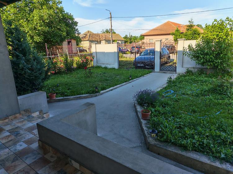 Casă individuală cu 5 camere cu Canalizare în Mihail Kogălniceanu