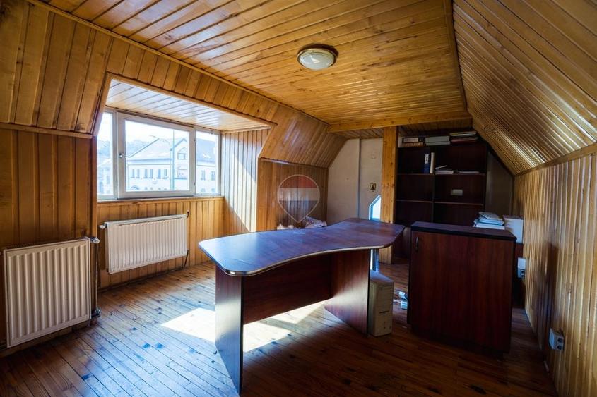0% comision | Apartament la casă, parter și mansardă | Strada Lungă - 22