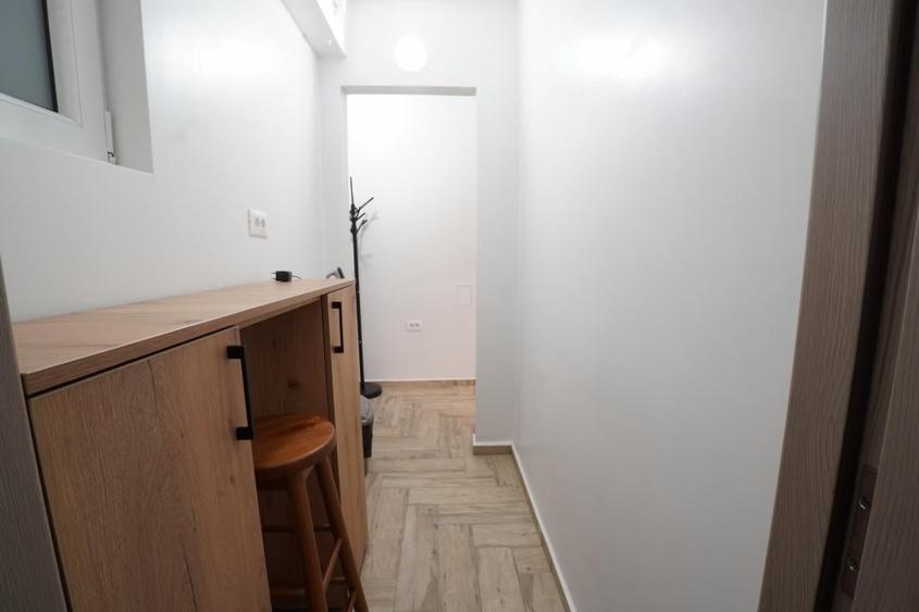 Spațiu comercial, de 24.610000610352 mp, în Central