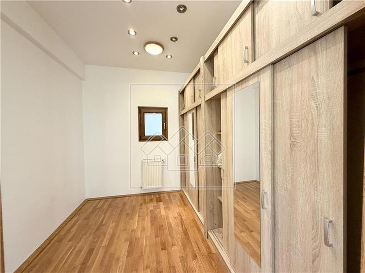 Apartament cu 2 camere decomandat, mobilat în Hipodrom 2