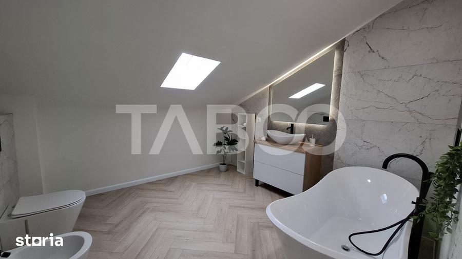 Apartament cu 5 camere decomandat în Cristian