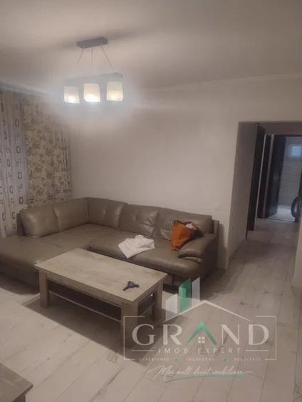 Apartament cu 3 camere semidecomandat, mobilat în Mănăștur