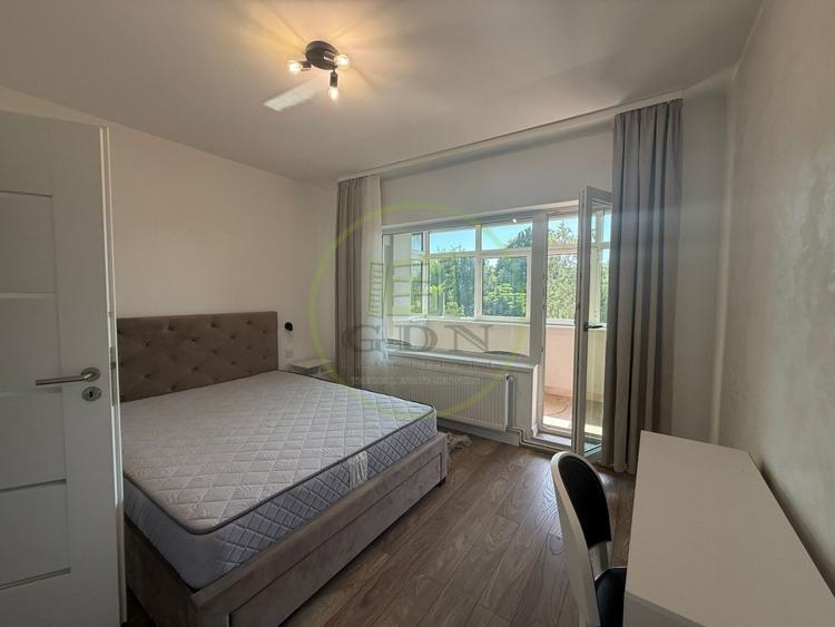 Apartament cu 4 camere decomandat, mobilat în 1 Mai