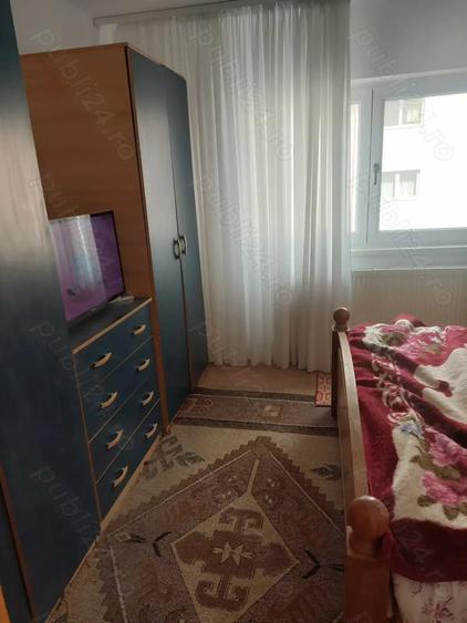 Apartament cu 3 camere decomandat în Noua