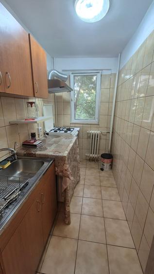 Apartament cu 2 camere decomandat în Lacul Tei