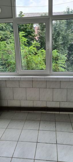 Apartament cu 3 camere decomandat în Nicolina